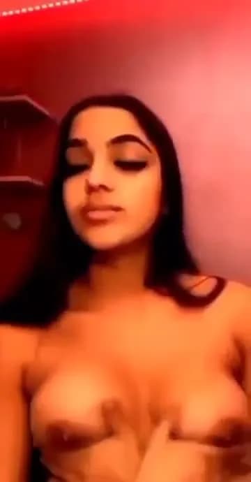 girlfriend topless boob press hot video