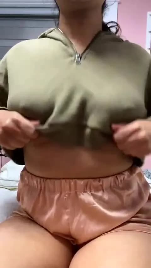  Indian girl topless sexy boobs 