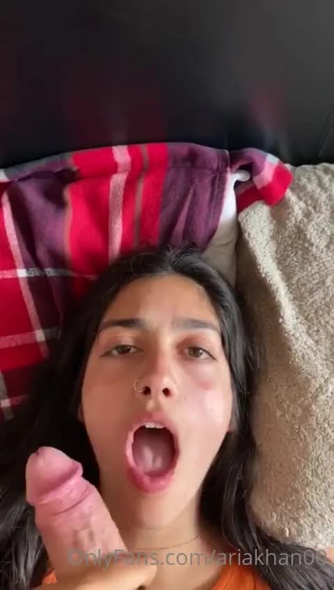 Sex hungry girlfriend  blowjob 
