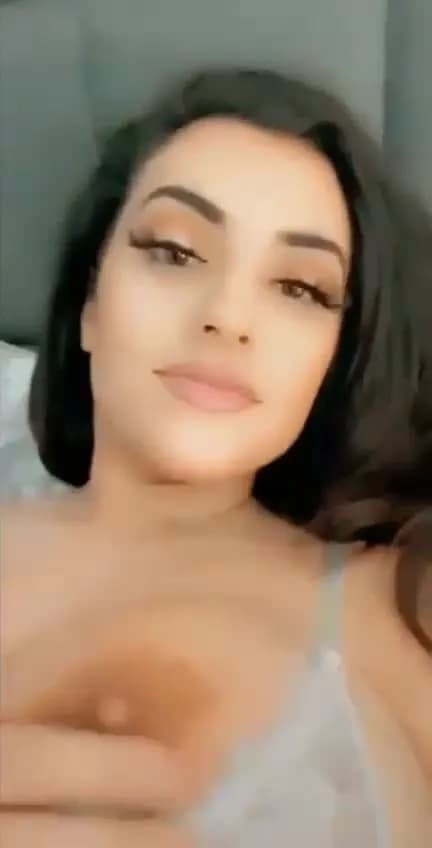 Horny selfie girl boob show and viral licking