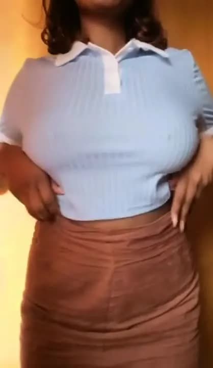  Big boobs maal topless viral first time show