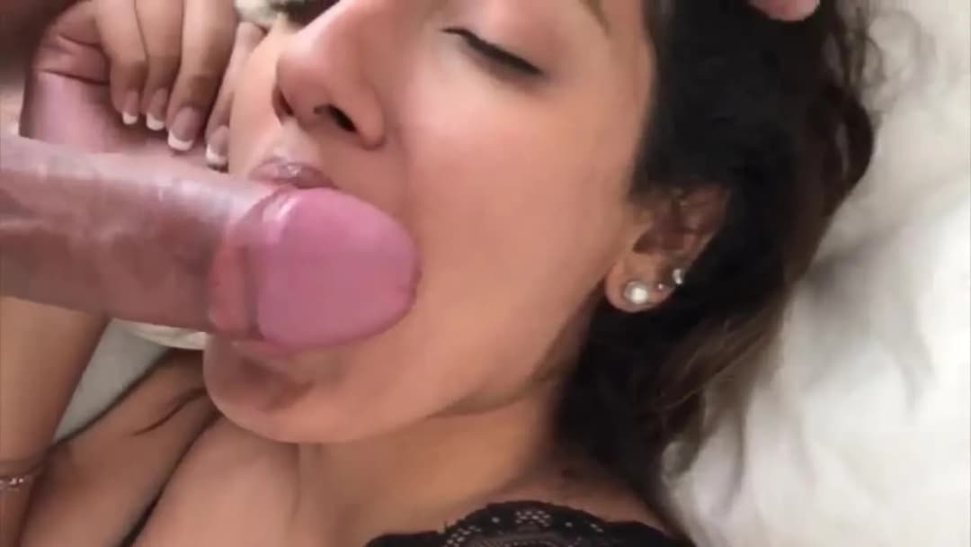desi indian girl blowjob in viral desi MMS sex